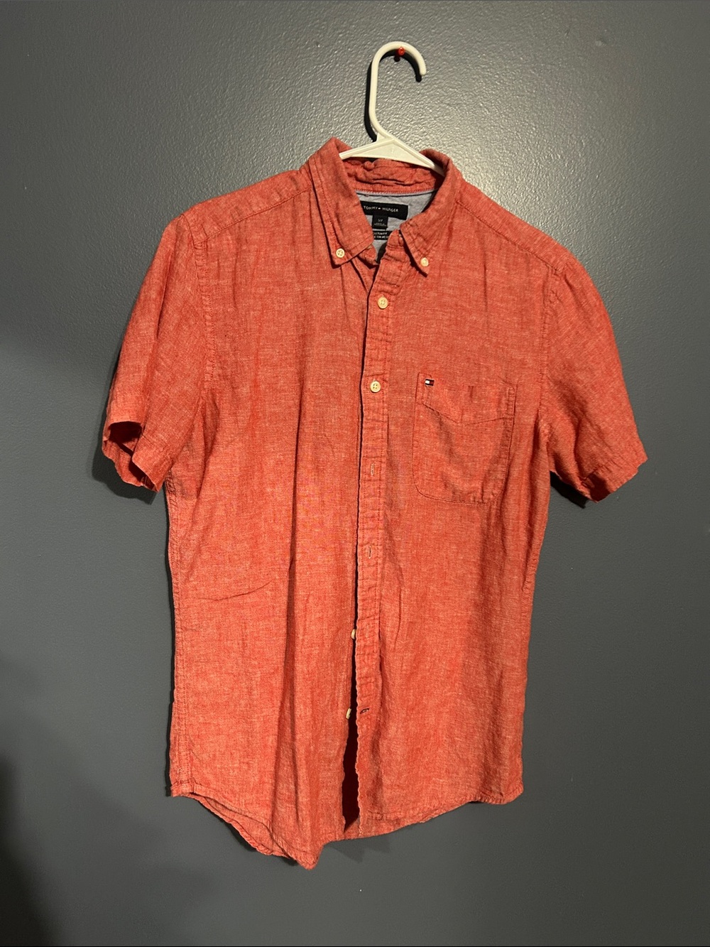 Tommy Hilfiger Men's Short Sleeve Button-Down Shirt in Rust Orange